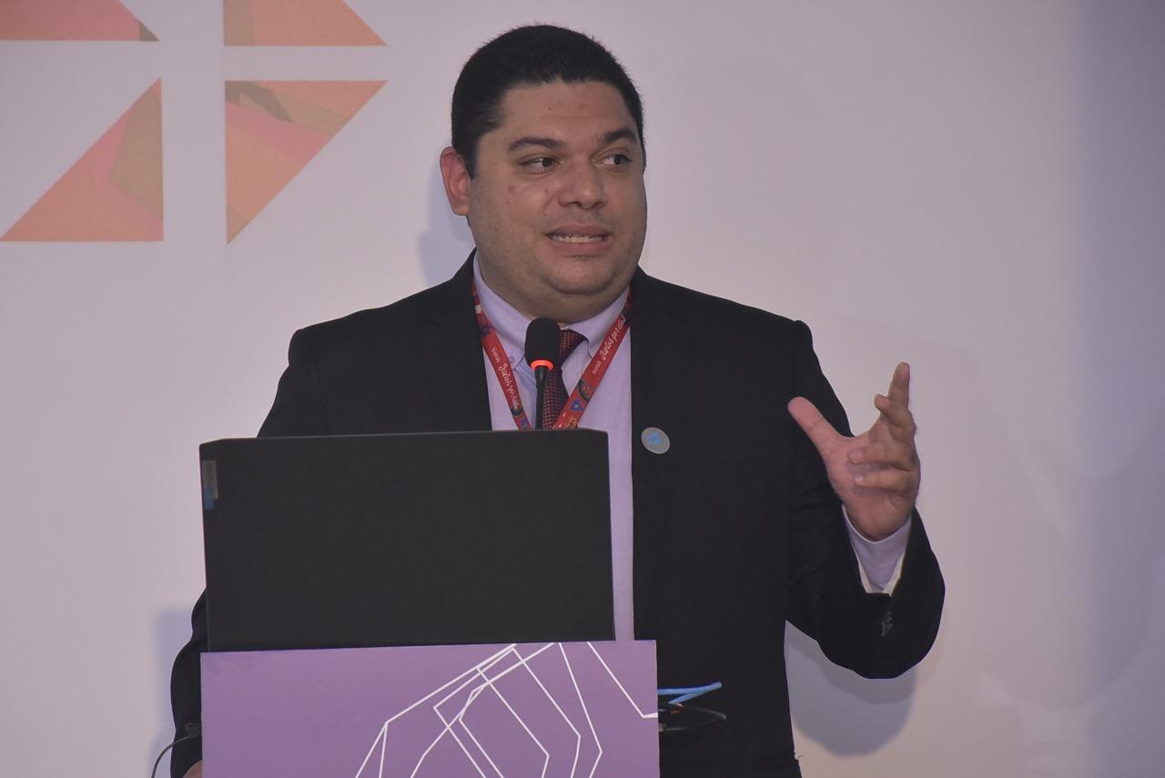 Dr. Bruno palestrando no congresso